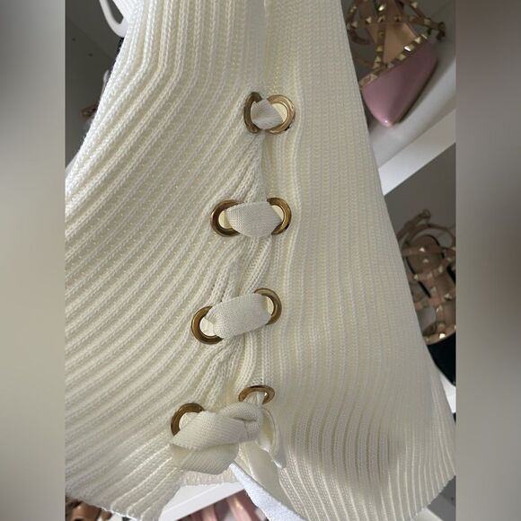 NWT SLEEVELESS SWEATER TOP Size Small - Picture 5 of 10